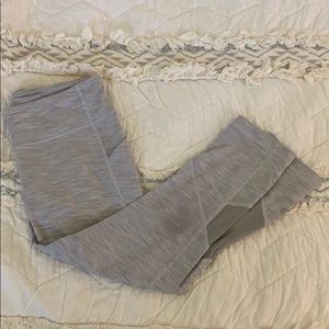 Lulu Lemon grey/white striped capri legging